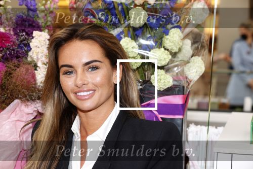 Amstelveen 27 mei 2021
Opening Yoyo tea bar van Rachel Hazes in winkelcentrum Amstelveen.
Andre Hazes zijn vriendinSarah v Soelen en haar ouders zijn ook aanwezig.