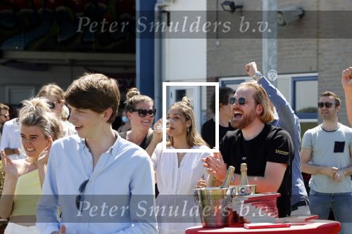 Teuge 1  juni 2021
Thomas v d Vlugt presenteert zijn boek door uit een vleigtuig te springen met een parachute. Stefan Jurriens