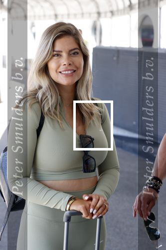 Schiphol 31 mei 2021
Ferry Doedens en Stephanie Tency vertrekken voor een tv programma naar Curacao.