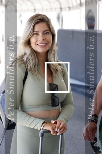 Schiphol 31 mei 2021
Ferry Doedens en Stephanie Tency vertrekken voor een tv programma naar Curacao.
