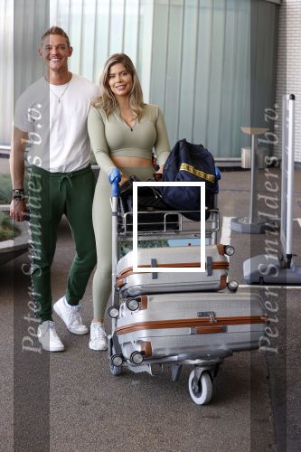 Schiphol 31 mei 2021
Ferry Doedens en Stephanie Tency vertrekken voor een tv programma naar Curacao.