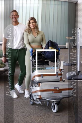 Schiphol 31 mei 2021
Ferry Doedens en Stephanie Tency vertrekken voor een tv programma naar Curacao.