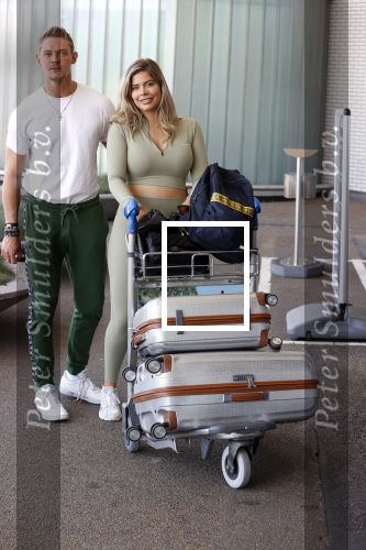 Schiphol 31 mei 2021
Ferry Doedens en Stephanie Tency vertrekken voor een tv programma naar Curacao.