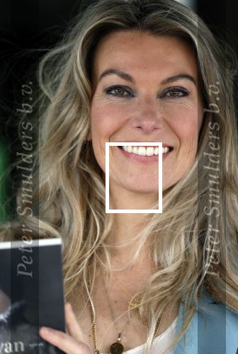 Amsterdam 26 mei 2021
Susan Smit met haar nieuwe roman de heks van Limbricht.