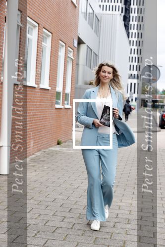 Amsterdam 26 mei 2021
Susan Smit met haar nieuwe roman de heks van Limbricht.
