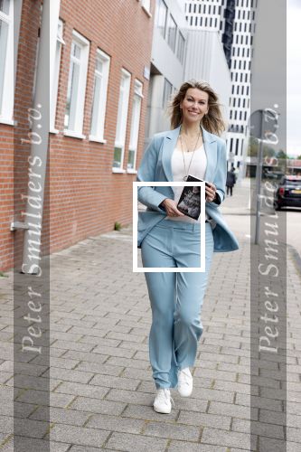 Amsterdam 26 mei 2021
Susan Smit met haar nieuwe roman de heks van Limbricht.
