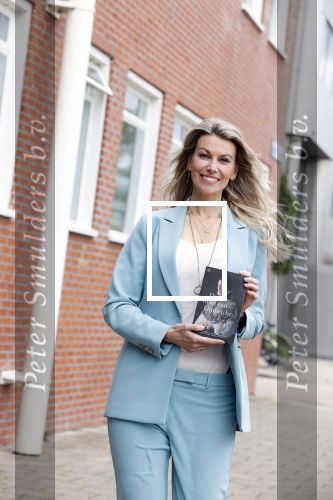 Amsterdam 26 mei 2021
Susan Smit met haar nieuwe roman de heks van Limbricht.