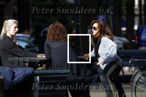 Amsterdam 20 mei 2021
Suzanne Klemann met partner Minka Mooren op de cornelis schuytstraat