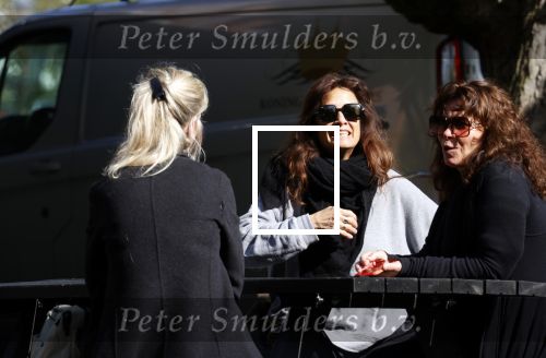 Amsterdam 20 mei 2021
Suzanne Klemann met partner Minka Mooren op de cornelis schuytstraat