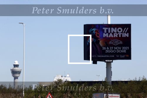 Schiphol A4 31 mei 2021
Abri\'s van Dotan en Tino Martin bij schiphol.