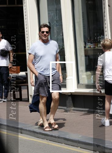 Amsterdam 17 juni 2021
Twan Huys met zijn vrouw in het centrum van Amsterdam