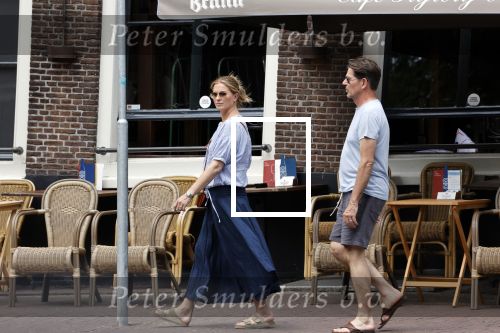 Amsterdam 17 juni 2021
Twan Huys met zijn vrouw in het centrum van Amsterdam