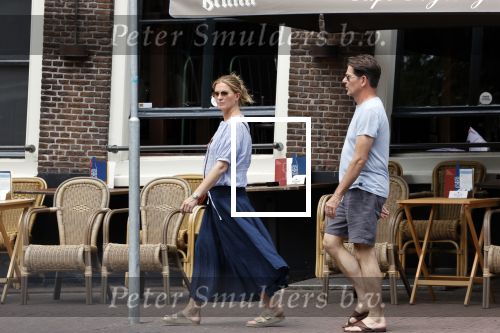 Amsterdam 17 juni 2021
Twan Huys met zijn vrouw in het centrum van Amsterdam