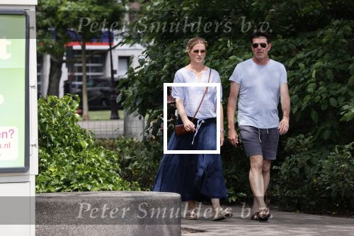 Amsterdam 17 juni 2021
Twan Huys met zijn vrouw in het centrum van Amsterdam