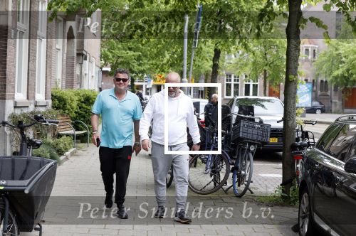 Amsterdam 29 mei 2021
Wolter Kroes en kennis Richard lopend door Amsterdam zuid.