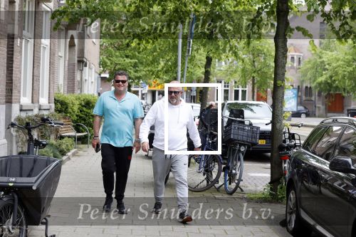 Amsterdam 29 mei 2021
Wolter Kroes en kennis Richard lopend door Amsterdam zuid.