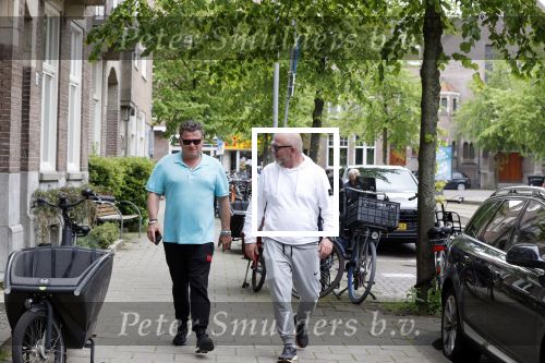 Amsterdam 29 mei 2021
Wolter Kroes en kennis Richard lopend door Amsterdam zuid.