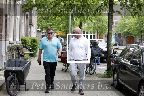 Amsterdam 29 mei 2021
Wolter Kroes en kennis Richard lopend door Amsterdam zuid.