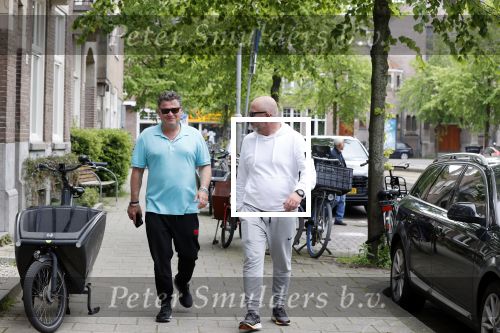 Amsterdam 29 mei 2021
Wolter Kroes en kennis Richard lopend door Amsterdam zuid.