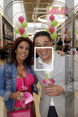 Amstelveen 27 mei 2021
Opening Yoyo tea bar van Rachel Hazes in winkelcentrum Amstelveen.
Andre Hazes zijn vriendinSarah v Soelen en haar ouders zijn ook aanwezig. Won Yip en rachel