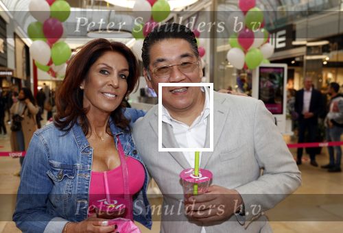 Amstelveen 27 mei 2021
Opening Yoyo tea bar van Rachel Hazes in winkelcentrum Amstelveen.
Andre Hazes zijn vriendinSarah v Soelen en haar ouders zijn ook aanwezig. Won Yip en rachel