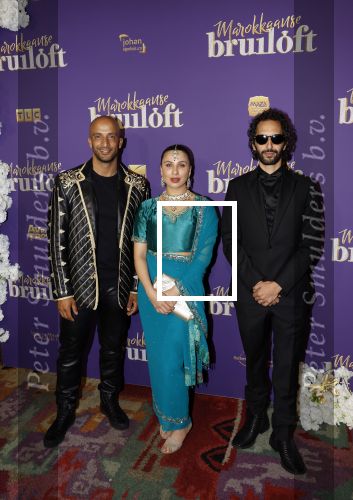Amsterdam 30 mei 2022
Premiere Marokkaanse bruiloft in Tuschinski met oa als castleden Samouya Ahouaoui Walid Benmbarek Pip Pellens Liza Sips en Nabil Aouled Ayad in tuschinski. Achmed Akkabi met ....
