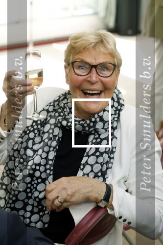 Den Haag 9 juni 202
Erica Terpstra krijgt een belangrijke onderscheiding uit handen van de Japanse Ambassadeur . Alles speelde zich af op de Japanse Ambassade in Den Haag. Ada Kok met haar man Mat