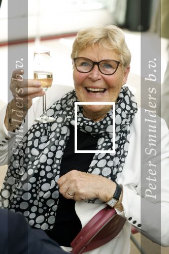 Den Haag 9 juni 202
Erica Terpstra krijgt een belangrijke onderscheiding uit handen van de Japanse Ambassadeur . Alles speelde zich af op de Japanse Ambassade in Den Haag. Ada Kok met haar man Mat