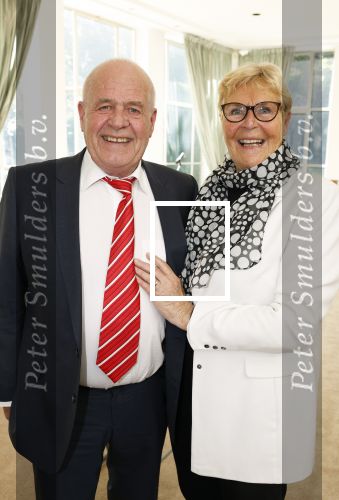 Den Haag 9 juni 202
Erica Terpstra krijgt een belangrijke onderscheiding uit handen van de Japanse Ambassadeur . Alles speelde zich af op de Japanse Ambassade in Den Haag. Ada Kok met haar man Mat