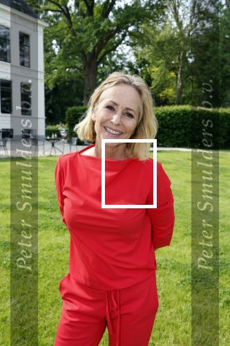 Nieuwersluis 18 mei 2022
Presentatie weekblad Margriet met de Dolly Dots als hoofdredakteur. Aanwezig Angela Groothuizen Esther Oosterbeek Angela Kramers en Anita Heilker.
Het event was bij Flora batava.