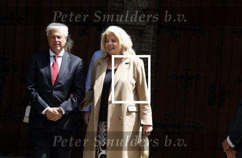 Laren 2 juni 2022
Begrafenis / dienst van Willibrord Frequin in de Sint Jansbasiliek in Laren . Angela Hoogeveen met partner