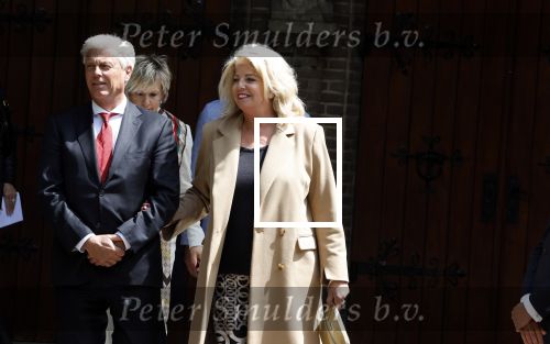 Laren 2 juni 2022
Begrafenis / dienst van Willibrord Frequin in de Sint Jansbasiliek in Laren . Angela Hoogeveen met partner