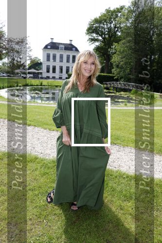 Nieuwersluis 18 mei 2022
Presentatie weekblad Margriet met de Dolly Dots als hoofdredakteur. Aanwezig Angela Groothuizen Esther Oosterbeek Angela Kramers en Anita Heilker.
Het event was bij Flora batava.