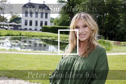 Nieuwersluis 18 mei 2022
Presentatie weekblad Margriet met de Dolly Dots als hoofdredakteur. Aanwezig Angela Groothuizen Esther Oosterbeek Angela Kramers en Anita Heilker.
Het event was bij Flora batava.
