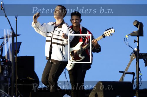 Den Haag 11 juni 2022
Zangeres Anouk Teeuwe trouwt met haar verloofde Dominique Schemmekes op het podium tijdens haar concert op het Malieveld.