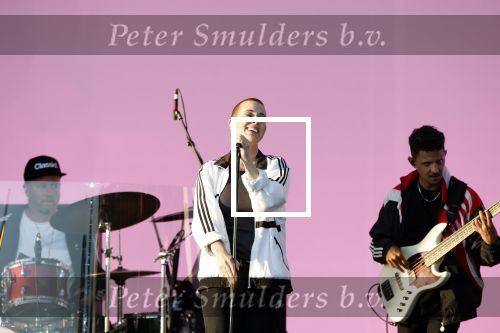 Den Haag 11 juni 2022
Zangeres Anouk Teeuwe trouwt met haar verloofde Dominique Schemmekes op het podium tijdens haar concert op het Malieveld.