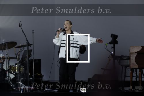 Den Haag 11 juni 2022
Zangeres Anouk Teeuwe trouwt met haar verloofde Dominique Schemmekes op het podium tijdens haar concert op het Malieveld.