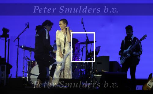 Den Haag 11 juni 2022
Zangeres Anouk Teeuwe trouwt met haar verloofde Dominique Schemmekes op het podium tijdens haar concert op het Malieveld.