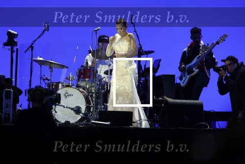 Den Haag 11 juni 2022
Zangeres Anouk Teeuwe trouwt met haar verloofde Dominique Schemmekes op het podium tijdens haar concert op het Malieveld.