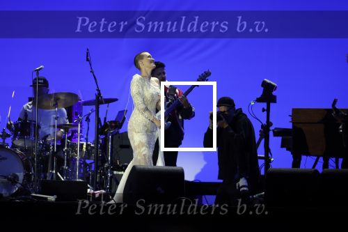 Den Haag 11 juni 2022
Zangeres Anouk Teeuwe trouwt met haar verloofde Dominique Schemmekes op het podium tijdens haar concert op het Malieveld.