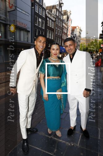 Amsterdam 30 mei 2022
Premiere Marokkaanse bruiloft in Tuschinski met oa als castleden Samouya Ahouaoui Walid Benmbarek Pip Pellens Liza Sips en Nabil Aouled Ayad in tuschinski. Bilal Wahib