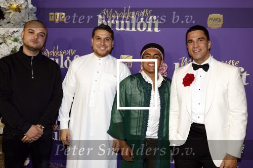 Amsterdam 30 mei 2022
Premiere Marokkaanse bruiloft in Tuschinski met oa als castleden Samouya Ahouaoui Walid Benmbarek Pip Pellens Liza Sips en Nabil Aouled Ayad in tuschinski. Bilal Yakhlaf Boer Ayoub en Nabil Aoulad Ayad