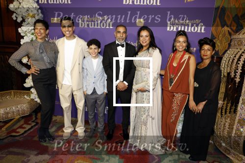Amsterdam 30 mei 2022
Premiere Marokkaanse bruiloft in Tuschinski met oa als castleden Samouya Ahouaoui Walid Benmbarek Pip Pellens Liza Sips en Nabil Aouled Ayad in tuschinski. Diyah