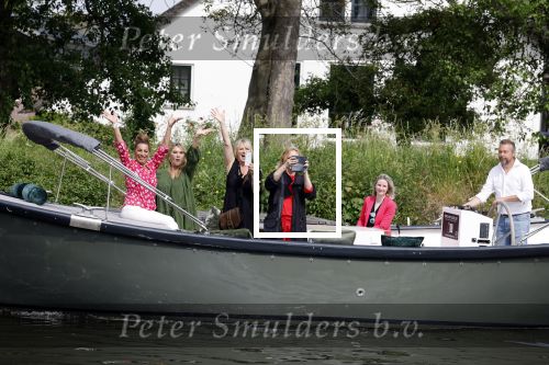 Nieuwersluis 18 mei 2022
Presentatie weekblad Margriet met de Dolly Dots als hoofdredakteur. Aanwezig Angela Groothuizen Esther Oosterbeek Angela Kramers en Anita Heilker.
Het event was bij Flora batava.