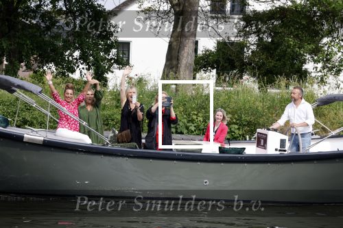 Nieuwersluis 18 mei 2022
Presentatie weekblad Margriet met de Dolly Dots als hoofdredakteur. Aanwezig Angela Groothuizen Esther Oosterbeek Angela Kramers en Anita Heilker.
Het event was bij Flora batava.