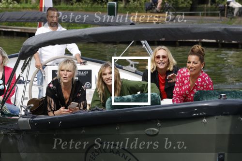 Nieuwersluis 18 mei 2022
Presentatie weekblad Margriet met de Dolly Dots als hoofdredakteur. Aanwezig Angela Groothuizen Esther Oosterbeek Angela Kramers en Anita Heilker.
Het event was bij Flora batava.