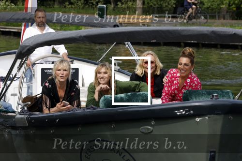Nieuwersluis 18 mei 2022
Presentatie weekblad Margriet met de Dolly Dots als hoofdredakteur. Aanwezig Angela Groothuizen Esther Oosterbeek Angela Kramers en Anita Heilker.
Het event was bij Flora batava.