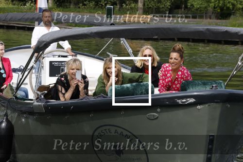 Nieuwersluis 18 mei 2022
Presentatie weekblad Margriet met de Dolly Dots als hoofdredakteur. Aanwezig Angela Groothuizen Esther Oosterbeek Angela Kramers en Anita Heilker.
Het event was bij Flora batava.