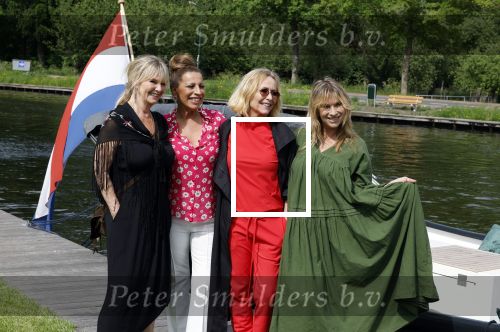 Nieuwersluis 18 mei 2022
Presentatie weekblad Margriet met de Dolly Dots als hoofdredakteur. Aanwezig Angela Groothuizen Esther Oosterbeek Angela Kramers en Anita Heilker.
Het event was bij Flora batava.