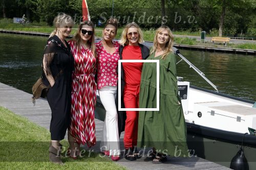 Nieuwersluis 18 mei 2022
Presentatie weekblad Margriet met de Dolly Dots als hoofdredakteur. Aanwezig Angela Groothuizen Esther Oosterbeek Angela Kramers en Anita Heilker.
Het event was bij Flora batava. Hoofdredakteur van Margriet Helene van Santen
